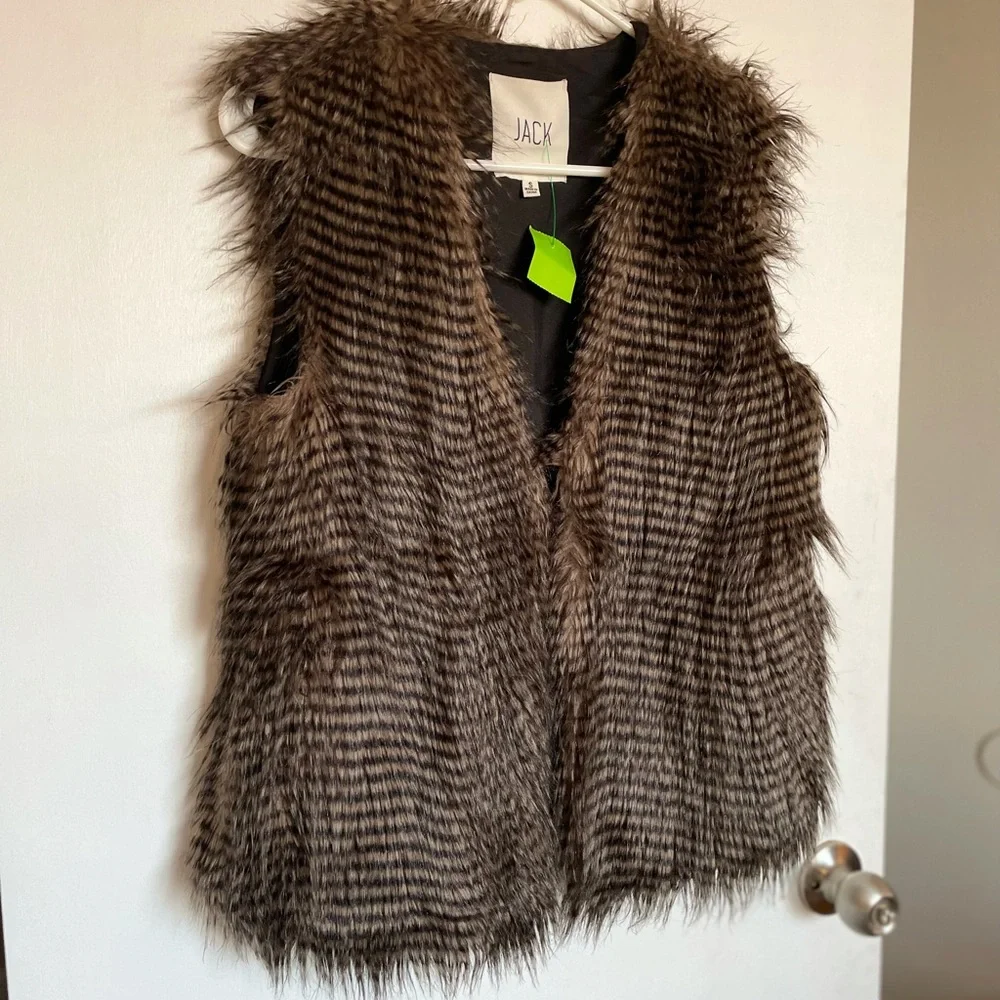 Jack by BB Dakota Faux Fur Striped Vest - Size S - Picture 3 of 12
